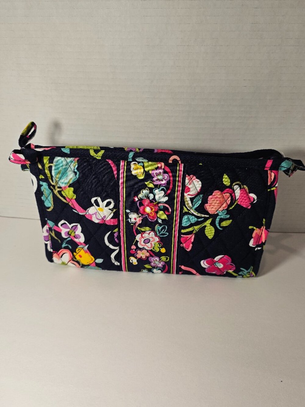 NWT Vera Bradley Medium Bow Cosmetic Ribbons Makeup Bag Tote Duffel Purse Gym